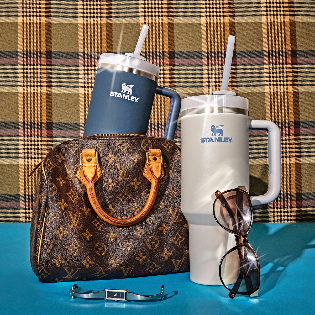 Las Stanley Cups como nuevo símbolo de status.
750$ millones en ventas en 2023.

Gracias en parte a su actual presidente Terence Reilly, que llego a Stanley en 2020 después de llevar a Crocs de los zapatos más feos a los más buscados.
bonappetit.com/story/stanley-…