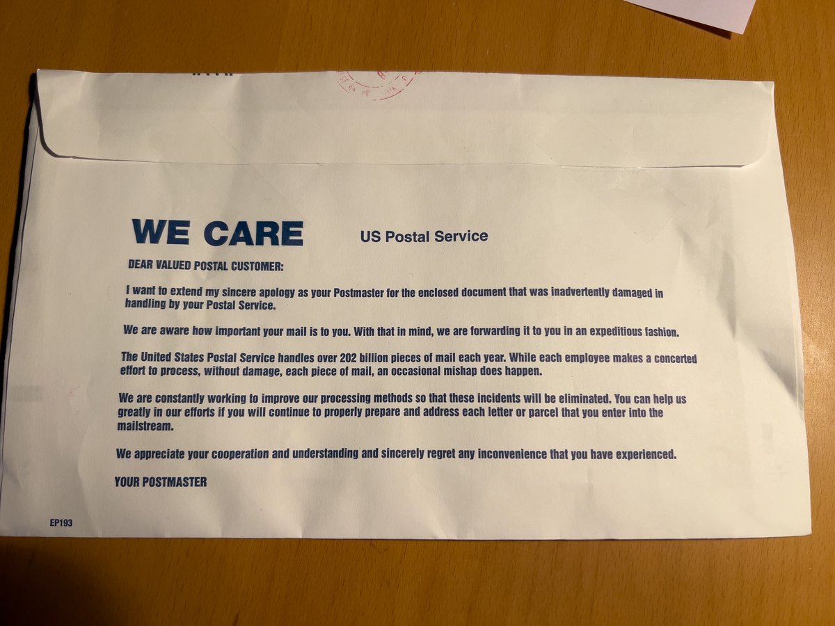 GreyGeckoPress's tweet photo. Hey @USPSHelp: mailed 1 Lrg &amp; 1 Med flat rate on 2/13 from Co Spgs. Lrg arrived fine  in 3 days. Med... didn't. Filed Missing Mail Search &amp; got this today. Tracking shows "delivered." Really? Someone CUT OFF THIS LABEL and mailed it instead of my package. Way to go. #wtaf https://t.co/8u0A2yVWKf