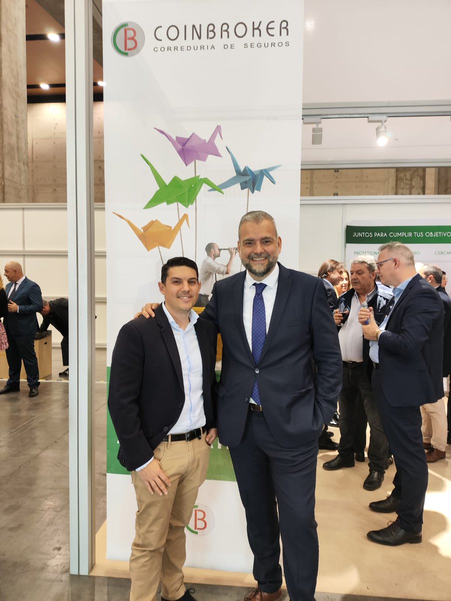 📸 Ayer estuvimos en <a href="/Forinvest/">Forinvest</a>, la mayor convención nacional del sector financiero-empresarial, donde además de asistir al Foro del Asesor, pudimos visitar el stand de nuestro partner <a href="/COINBROKERSL/">COINBROKER</a>, con quien próximamente organizaremos un nuevo desayuno de trabajo.