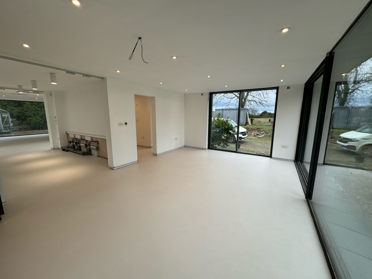 TheAbstractFlo1's tweet photo. Another freshly completed Ad Lucem Microcement floor in colour Titane 121 here in Leamington Spa!🏡

180m2 of Ad Lucem Titane 121, a stunning off-white Microcement finish with very subtle clouds giving this beautiful modern living space a fresh and light feel. ☁️

#InteriorDesign https://t.co/r56v0Egtf2