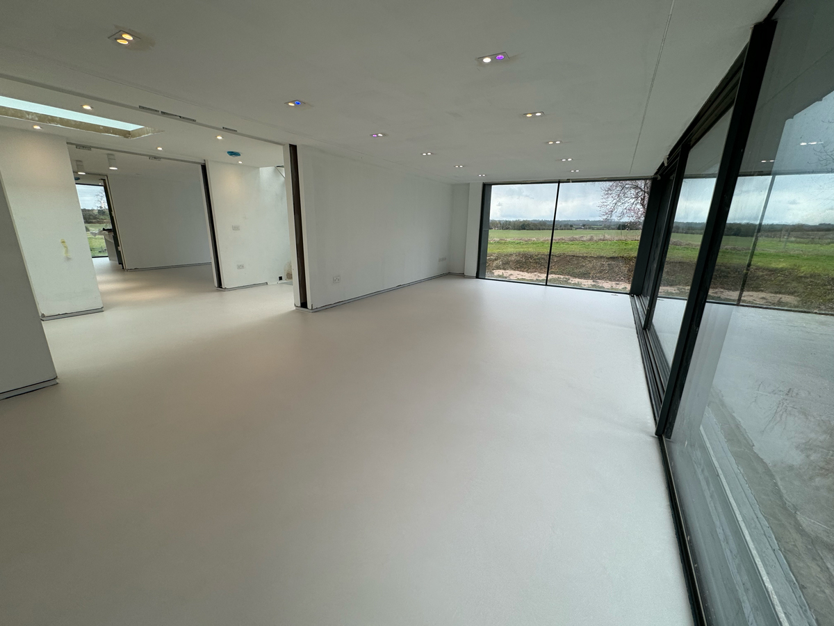 TheAbstractFlo1's tweet photo. Another freshly completed Ad Lucem Microcement floor in colour Titane 121 here in Leamington Spa!🏡

180m2 of Ad Lucem Titane 121, a stunning off-white Microcement finish with very subtle clouds giving this beautiful modern living space a fresh and light feel. ☁️

#InteriorDesign https://t.co/r56v0Egtf2