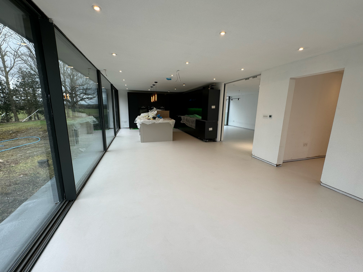 TheAbstractFlo1's tweet photo. Another freshly completed Ad Lucem Microcement floor in colour Titane 121 here in Leamington Spa!🏡

180m2 of Ad Lucem Titane 121, a stunning off-white Microcement finish with very subtle clouds giving this beautiful modern living space a fresh and light feel. ☁️

#InteriorDesign https://t.co/r56v0Egtf2