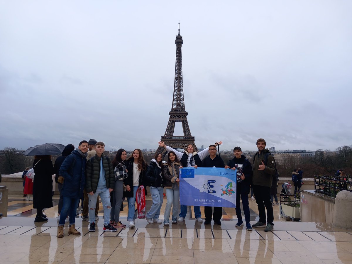 IES_AE's tweet photo. Movilidad de nuestro alumnado de 3⁰ESO en Francia como parte de nuestro proyecto Erasmus+ KA121SCH. Semana inolvidable en Latillé. Gracias por vuestra calurosa acogida, @ARimbaud_CLG_86 🇪🇸🇪🇺🇫🇷

#Erasmus @sepiegob @CEPdeSevilla https://t.co/bo6egeNxfs