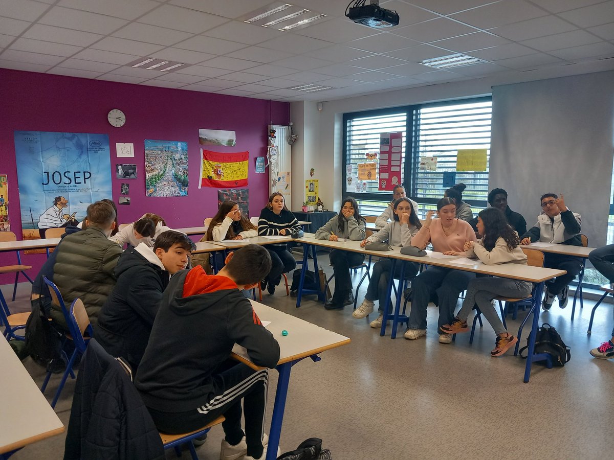 IES_AE's tweet photo. Movilidad de nuestro alumnado de 3⁰ESO en Francia como parte de nuestro proyecto Erasmus+ KA121SCH. Semana inolvidable en Latillé. Gracias por vuestra calurosa acogida, @ARimbaud_CLG_86 🇪🇸🇪🇺🇫🇷

#Erasmus @sepiegob @CEPdeSevilla https://t.co/bo6egeNxfs