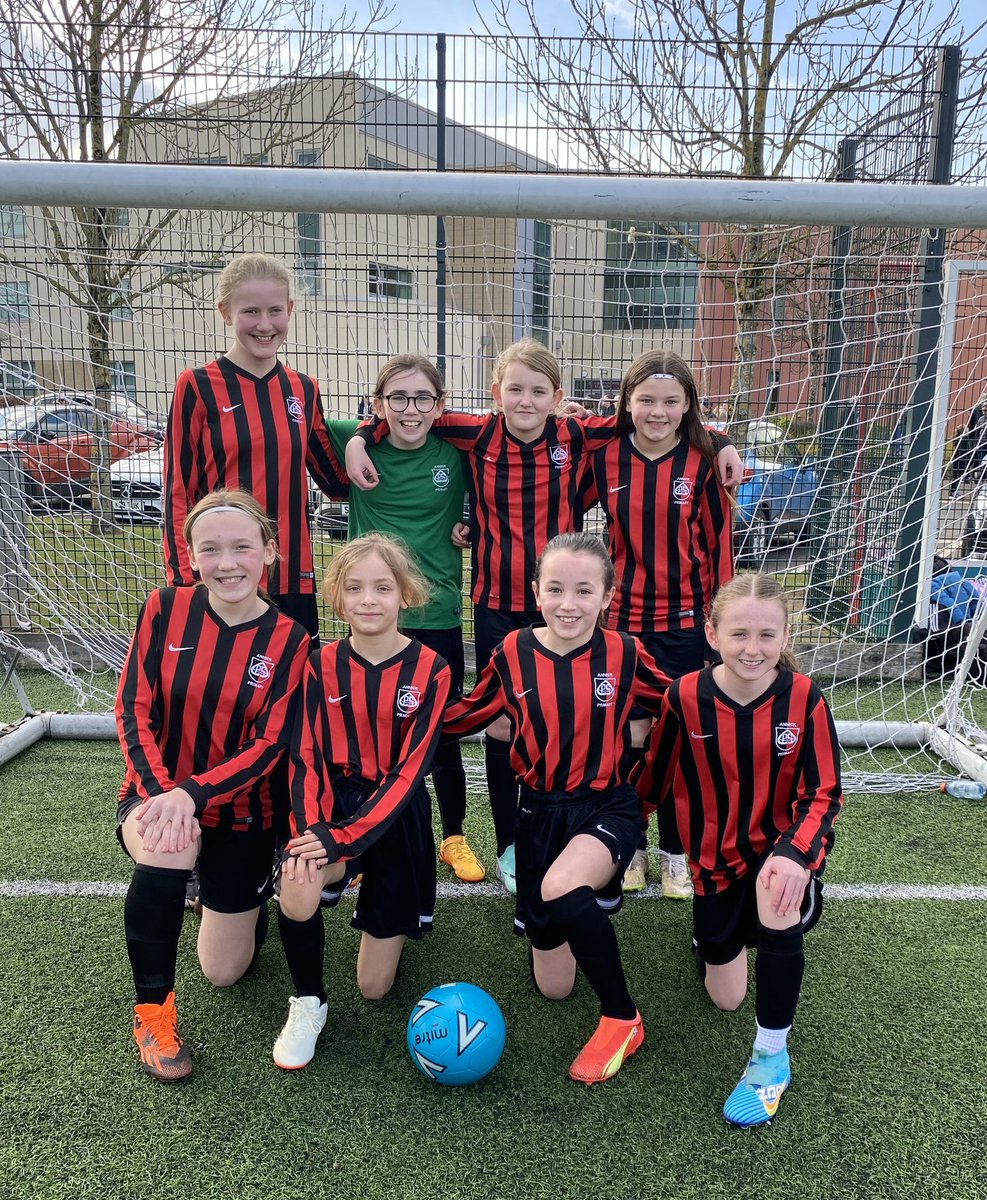 Annick PS & EYC tweet media