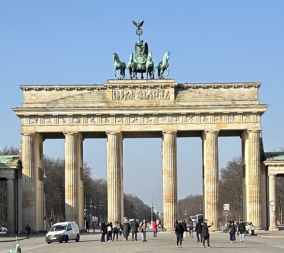 Oehrk's tweet photo. Good morning #Berlin
#hubbies #vacation https://t.co/tyM6jOOxNY