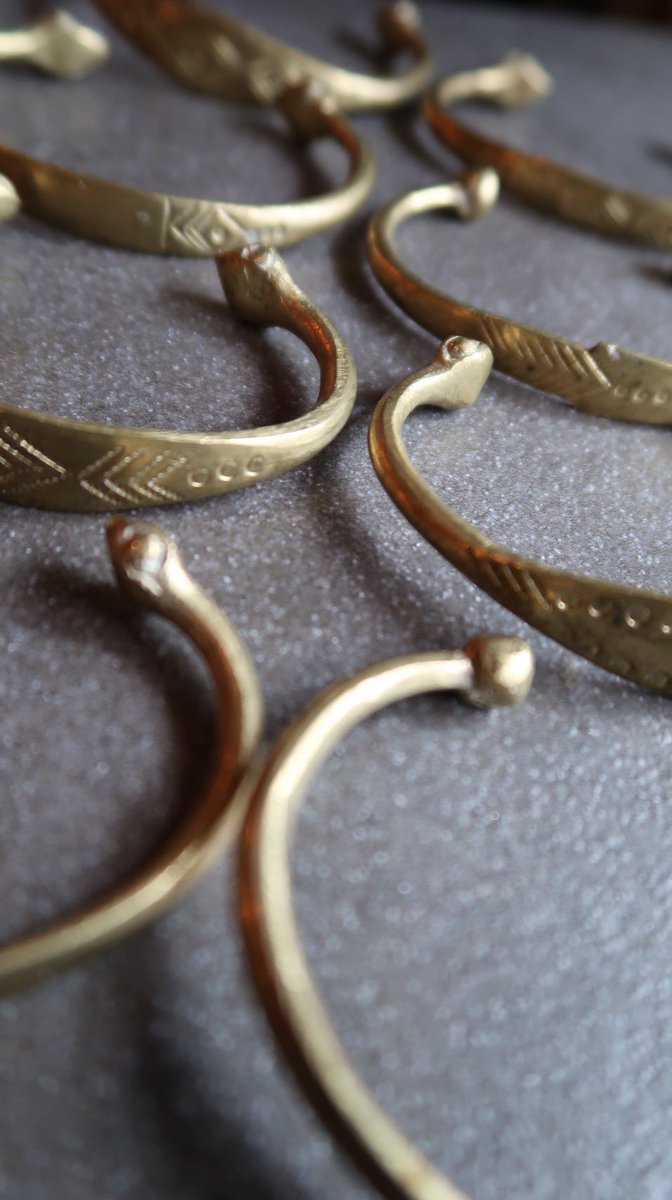 TSGD_tokyo's tweet photo. 買い付け商品が大量入荷です！
まずは 毎回大人気のアクセサリー。
コーディネートのポイントに
ぜひ加えてみて下さいね🪄︎︎💍✨ https://t.co/g4nfOEZD7q