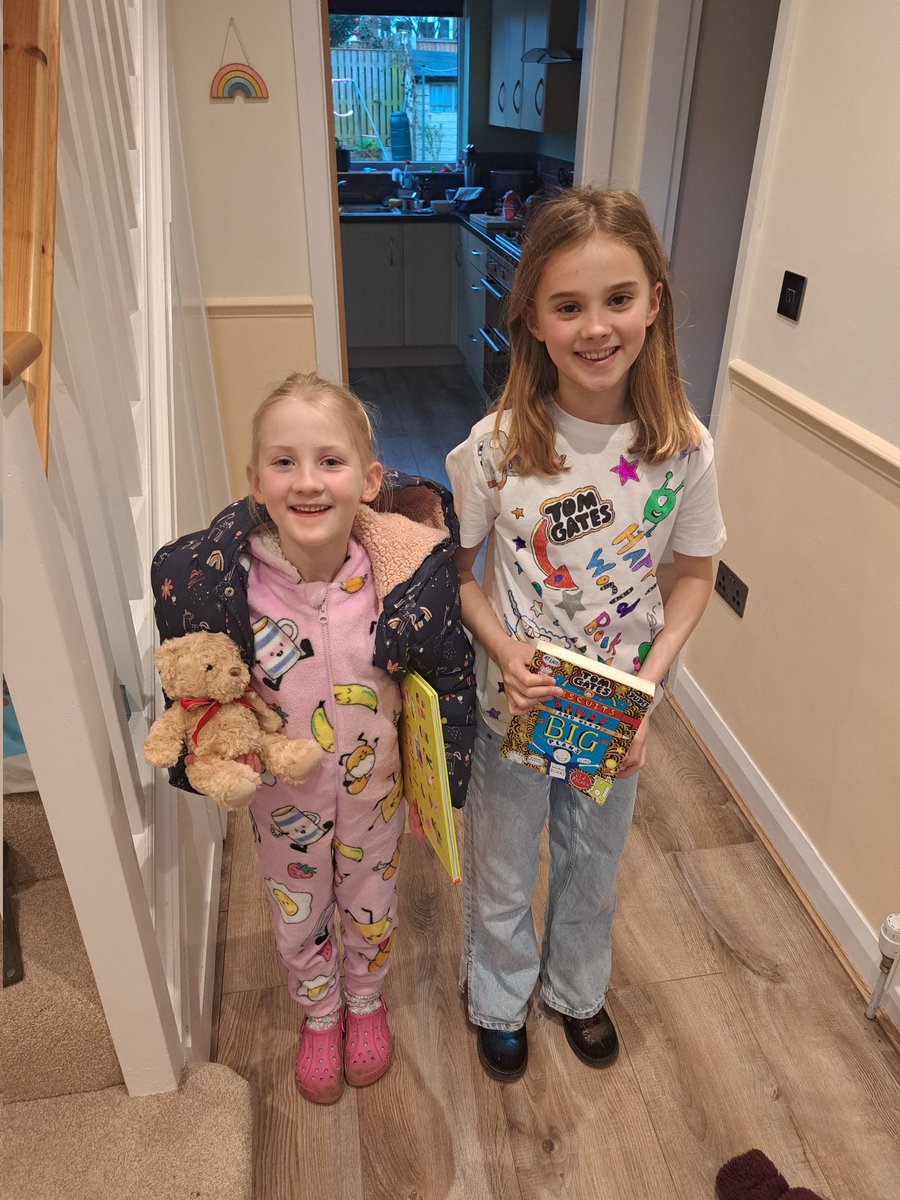 #WorldBookDay2024 <a href="/OPAK_1MH/">Miss Harris</a> <a href="/OPAK_4LY/">Miss Yeomans</a> reading onesie for Meg and hand drawn Tom Gates design for Elsie 🥰