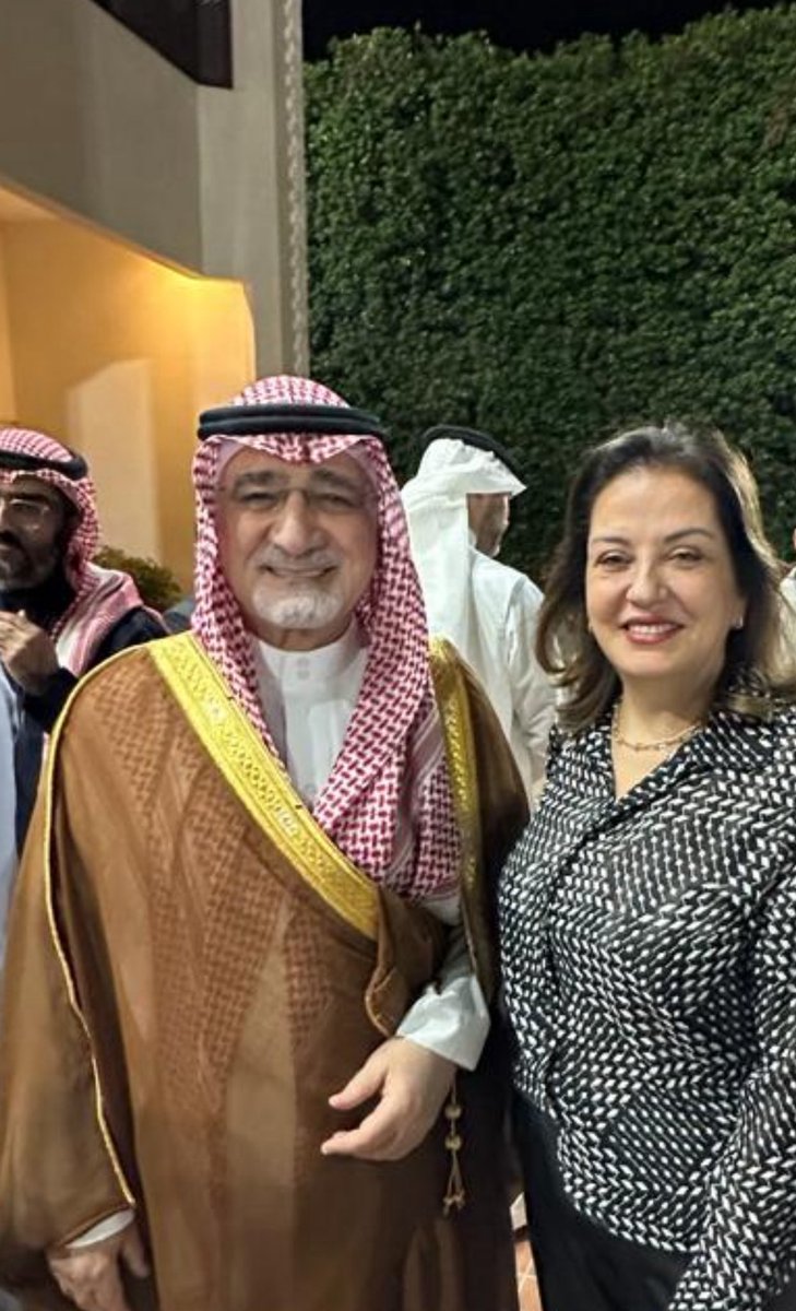 A l’occasion de la visite à Djeddah d’une délégation du MEDEF International composée d’entreprises françaises, le Consul général M.Nehad a organisé une soirée qui a permis des échanges fructueux entre les représentants des entreprises 🇫🇷 et des hommes d’affaires 🇸🇦.