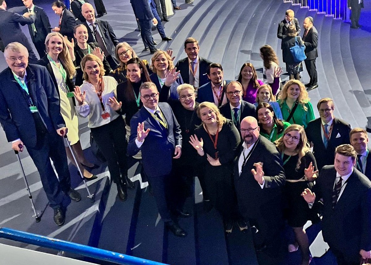 HennaVirkkunen's tweet photo. Good discussions and happy encounters at #EPPCongress2024 in Bucharest on the @EPP vision for the future of Europe 🇪🇺 https://t.co/pvnGCTrhGW