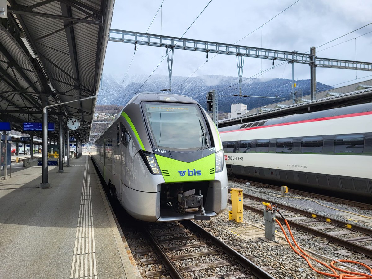 assoARDSL's tweet photo. Voyage de #Brigue à @VilleDeGeneve
via @evian_ville avec la rame MIKA du @blsAG louée par #RegionAlps entre Brig et #SaintGingolph. Fantastique, confort Grandes Lignes ! https://t.co/AgDpQDKqwK