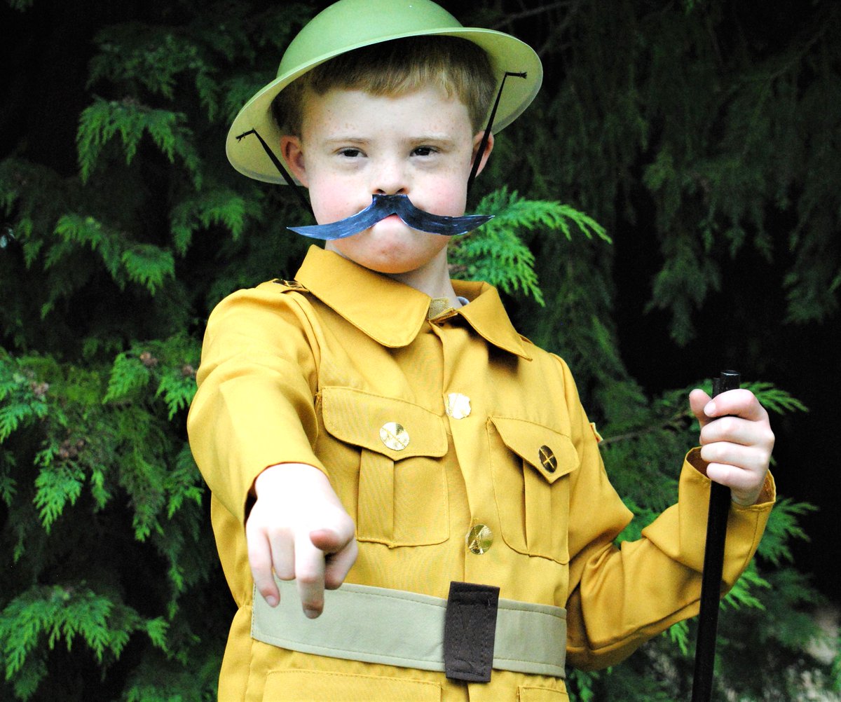 rachaelross21's tweet image. An oldie, but a goodie! Max dressed as a character from Michael Morpurgo&apos;s &apos;Private Peaceful&apos;. 📚 📙📚#WorldBookDay #LoveBooks #MichaelMorpurgo @PortsmouthDSA @kenross2011 @mrtomross @JackHFRoss