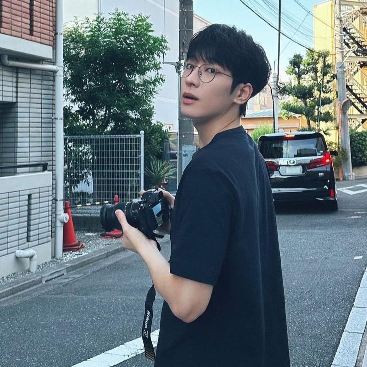 jjeonghanz's tweet photo. Difotoin.                                        Yang moto. https://t.co/dkkn08FGFp