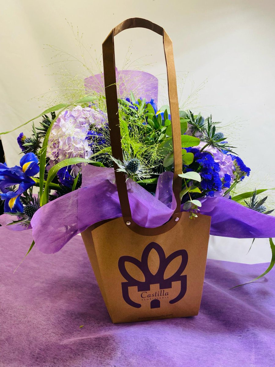 Nuestr@s diseñador@s ya tienen listo el ramo del Día de la mujer. ¡Te va a encantar! 💜

Dile lo especial que es con flores. 

Ya está disponible en nuestra web, encárgalo hoy con 10% de descuento CUPÓN: MUJER10 castillafloristeria.com o al 947 26 00 22
