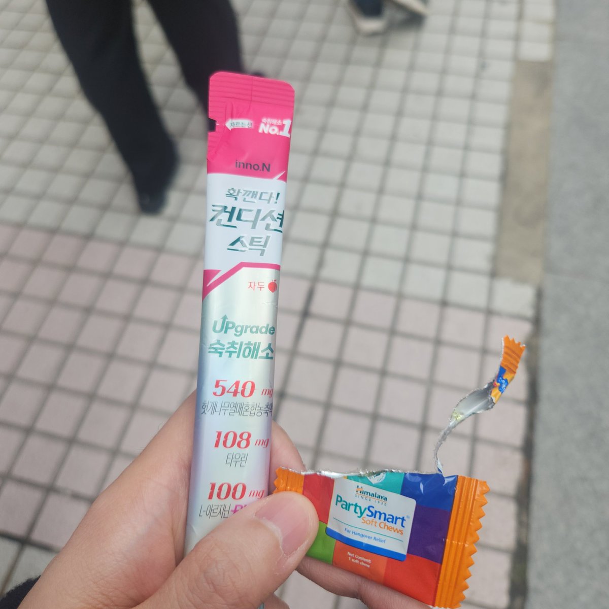 Dollnyung's tweet photo. 히말라야랑 컨디션 먹고 술 최대한 째는 중 https://t.co/VzANPqIboh