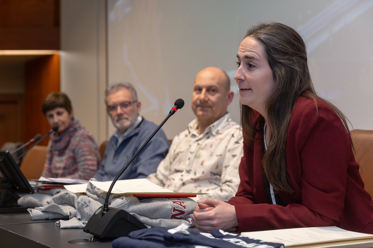 cienciasunav's tweet photo. Ayer celebramos en la Facultad la entrega de premios de la Olimpiada de Biología 2004-fase navarra 
@olimpiadabio @Liceo_Monjardin @CalasanzPA @colegioNSHuerto @COBiologos https://t.co/1srR3rf5rZ