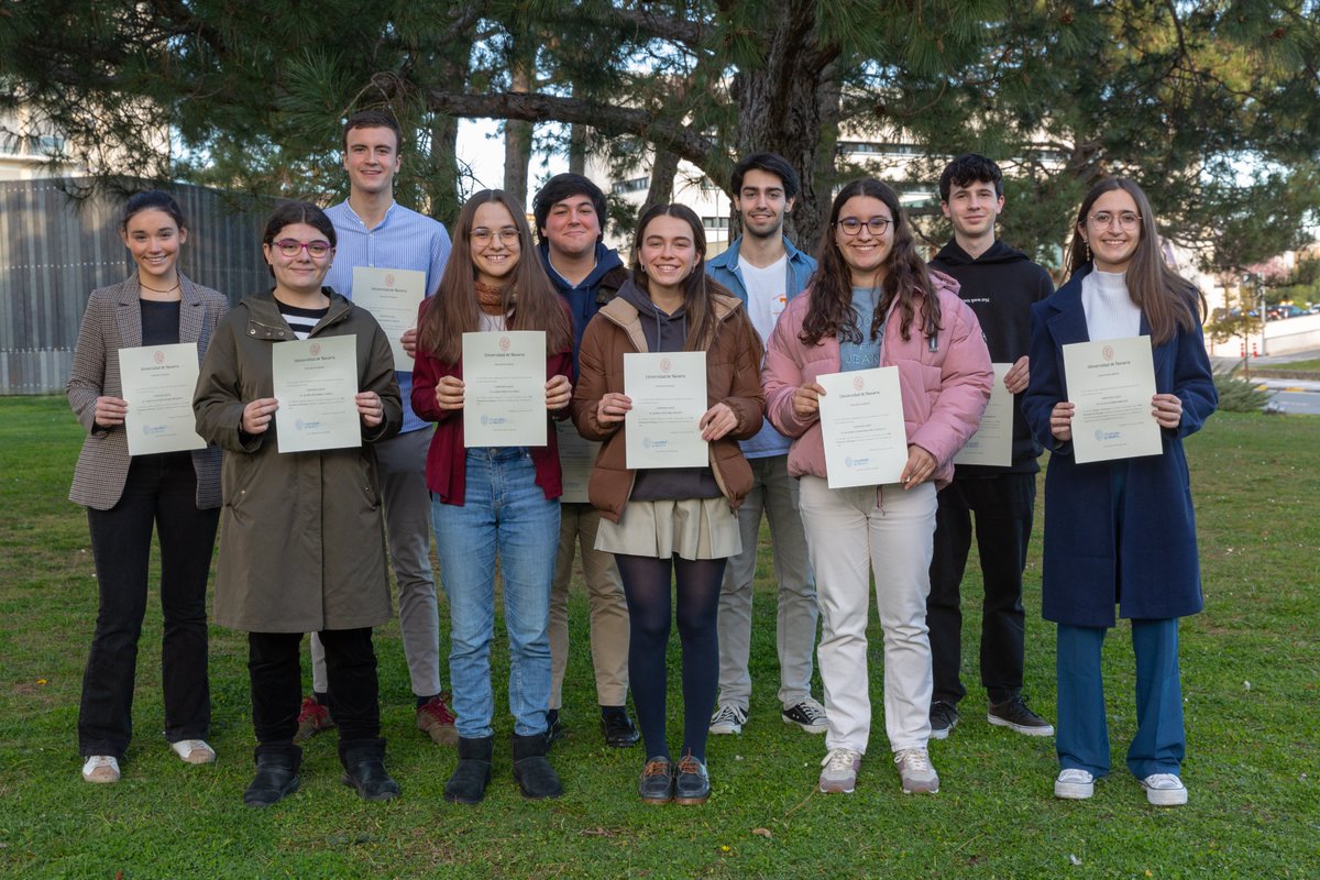 cienciasunav's tweet photo. Ayer celebramos en la Facultad la entrega de premios de la Olimpiada de Biología 2004-fase navarra 
@olimpiadabio @Liceo_Monjardin @CalasanzPA @colegioNSHuerto @COBiologos https://t.co/1srR3rf5rZ