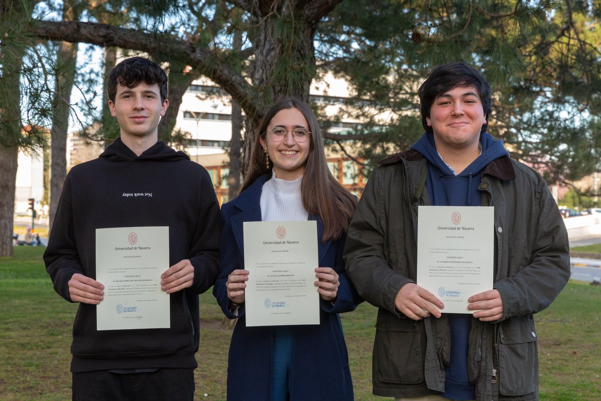 Ayer celebramos en la Facultad la entrega de premios de la Olimpiada de Biología 2004-fase navarra 
<a href="/olimpiadabio/">Olimpiada Biología</a> <a href="/Liceo_Monjardin/">Liceo Monjardín</a> <a href="/CalasanzPA/">CalasanzEscolapiosPa</a> <a href="/colegioNSHuerto/">colegionshuerto</a> <a href="/COBiologos/">Colegio Oficial de Biologos</a>