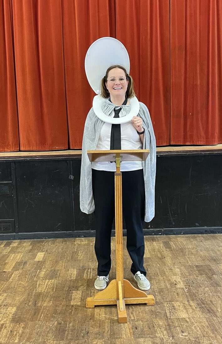 Never a dull moment in teaching. Delivering English Lit results with a toilet seat on my head. 😂 Happy World Book Day! ❤️📚 #moaningmyrtle #WorldBookDay2024 @BishopHedleyRC