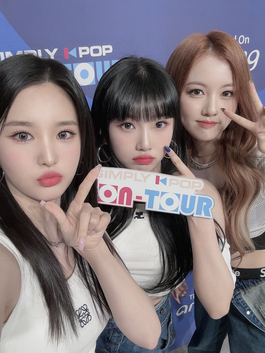 Q. 다음 중 다이아몬드처럼 반짝이는 것을 고르시오. (복수선택 가능)

1. 트라이비 목소리
2. 트라이비 춤선
3. 트라이비 미모
4. 트라이비 무대
5. 트라이비 셀카 
💎⏬💎⏬💎⏬

#TRI_BE #트라이비 
#Diamond #Run
#SimplyCONTOUR #심플리케이팝