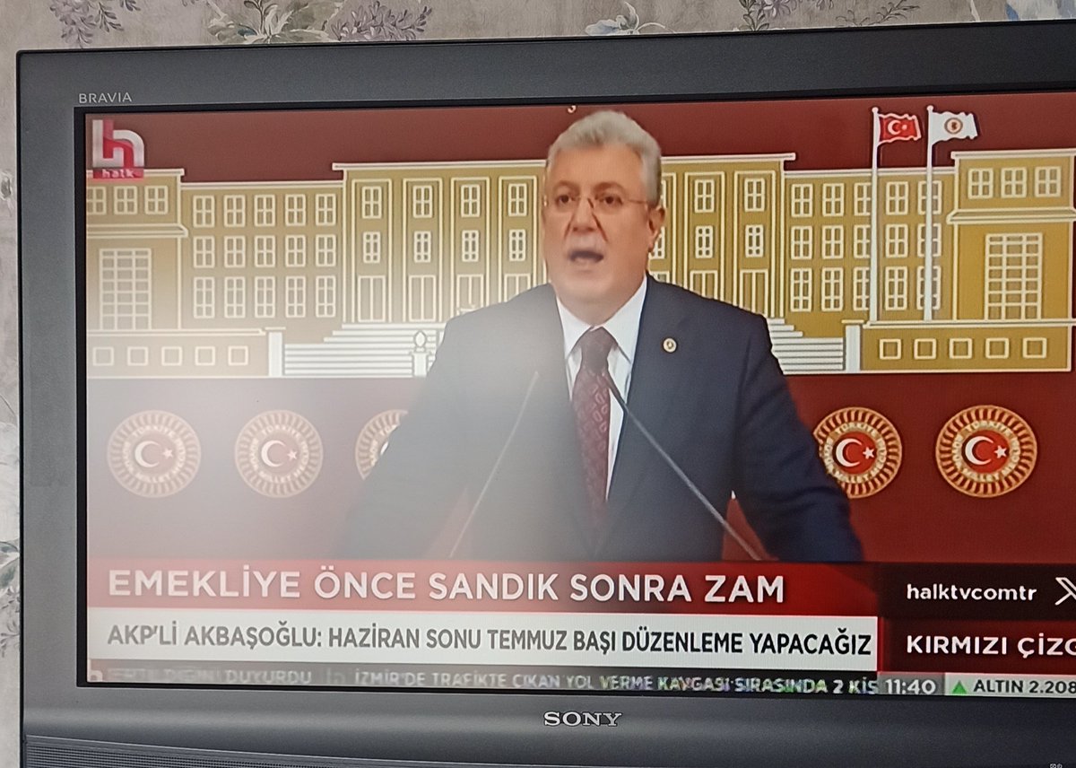 Çok komiksiniz, önce oy sora  emekliye zammış, kandırmaya devam, hani kaynak yoktu? önce #BirinciDereceye3600 , #SeyyanenZam  sonra oy diyoruz <a href="/RTErdogan/">Recep Tayyip Erdoğan</a> <a href="/dbdevletbahceli/">Devlet Bahçeli</a>  <a href="/memetsimsek/">Mehmet Simsek</a> <a href="/isikhanvedat/">Prof. Dr. Vedat Işıkhan</a> <a href="/Akparti/">AK Parti</a> <a href="/_aliyalcin_/">Ali YALÇIN</a> <a href="/MhpTbmmGrubu/">MHP TBMM Grubu #MHP</a>