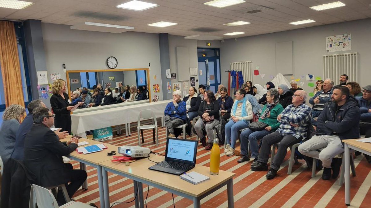 Prefet26's tweet photo. #securite #quartierprioritaire | 🏘️Conseil Local de Sécurité et de Prévention de la Délinquance et réunion de concertation en quartier Prioritaire de la Ville (#QPV) coprésidées par Philippe Nucho, sous-préfet de Nyons et Alain Gallu, maire de #Pierrelatte
➡️ Le fonctionnement du Pôle Sécurité et de Prévention de Pierrelatte et de la vidéo protection en lien avec la @Gendarmerie_026
➡️ le bilan et les perspectives des actions déployées au niveau communal en faveur de la jeunesse, de l'éducation et de la parentalité.
➡️ l’élaboration du contrat de Ville 2024-2030.
➡️ la médiation sociale et prévention spécialisée.
➡️ les dispositifs Voisins vigilants et opérations "#TranquillitéVacances"
@Interieur_Gouv
