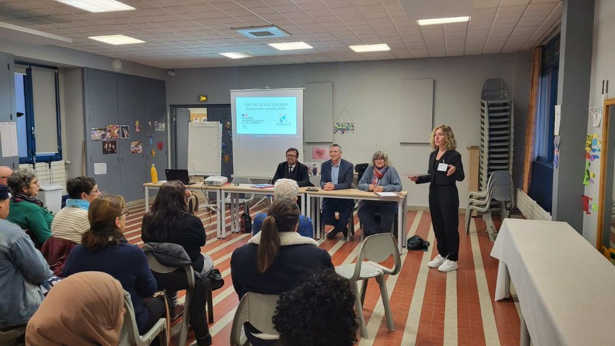 Prefet26's tweet photo. #securite #quartierprioritaire | 🏘️Conseil Local de Sécurité et de Prévention de la Délinquance et réunion de concertation en quartier Prioritaire de la Ville (#QPV) coprésidées par Philippe Nucho, sous-préfet de Nyons et Alain Gallu, maire de #Pierrelatte
➡️ Le fonctionnement du Pôle Sécurité et de Prévention de Pierrelatte et de la vidéo protection en lien avec la @Gendarmerie_026
➡️ le bilan et les perspectives des actions déployées au niveau communal en faveur de la jeunesse, de l'éducation et de la parentalité.
➡️ l’élaboration du contrat de Ville 2024-2030.
➡️ la médiation sociale et prévention spécialisée.
➡️ les dispositifs Voisins vigilants et opérations "#TranquillitéVacances"
@Interieur_Gouv