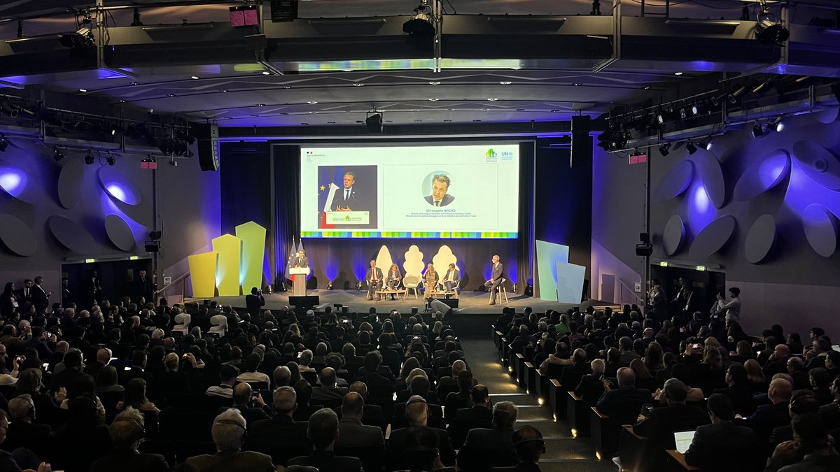 🔴 The Buildings and Climate Global Forum has started! 🏗🏡 We must act to achieve a zero-emission, efficient, and resilient buildings and construction sector. Learn more 👉 ecologie.gouv.fr/forum-mondial-… #BuildForClimate