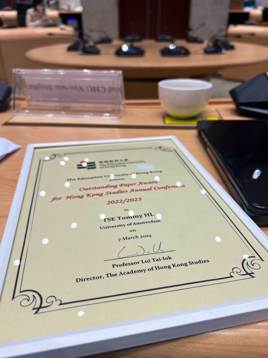 iamtommiii's tweet photo. This ain’t just a best paper award, but a reassuring recognition of my 5-year study of #HKCreativeLabour (2016-2021). Thanks to @ahks4hk also to @EJCS_Journal for publishing this work #PlatformsPoliticsAndPrecarity
#CLS #HongKongStudies #TVWorkers
https://t.co/k81UGNVLsx https://t.co/vtQoWzn0gO