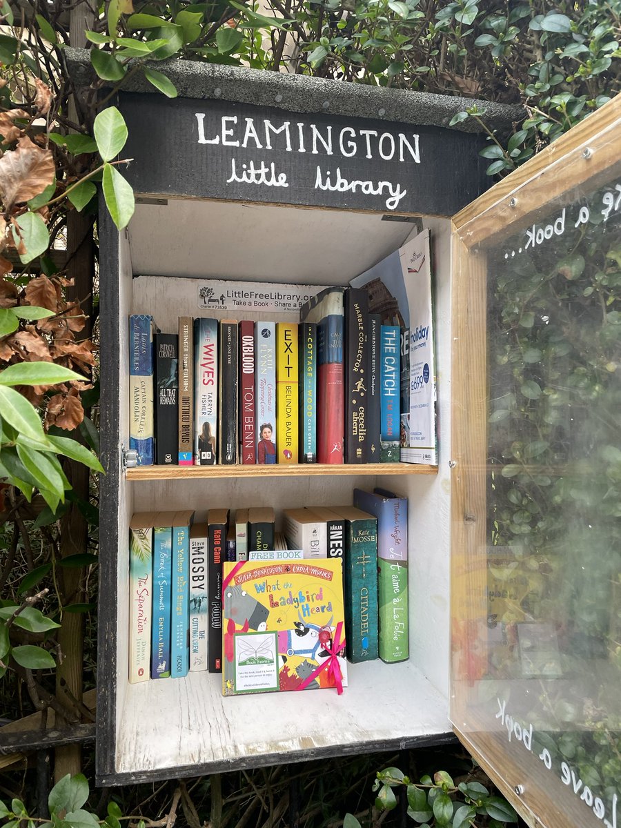 “But the ladybird had a good idea..”

It’s #WorldBookDay and the book fairies are sharing a pre-loved copy of #WhatTheLadybirdHeard by #JuliaDonaldson and #LydiaMonks in #Bruntsfield #Edinburgh. Did you find it?

#Ibelieveinbookfairies #ReadYourWay  #readingforpleasure