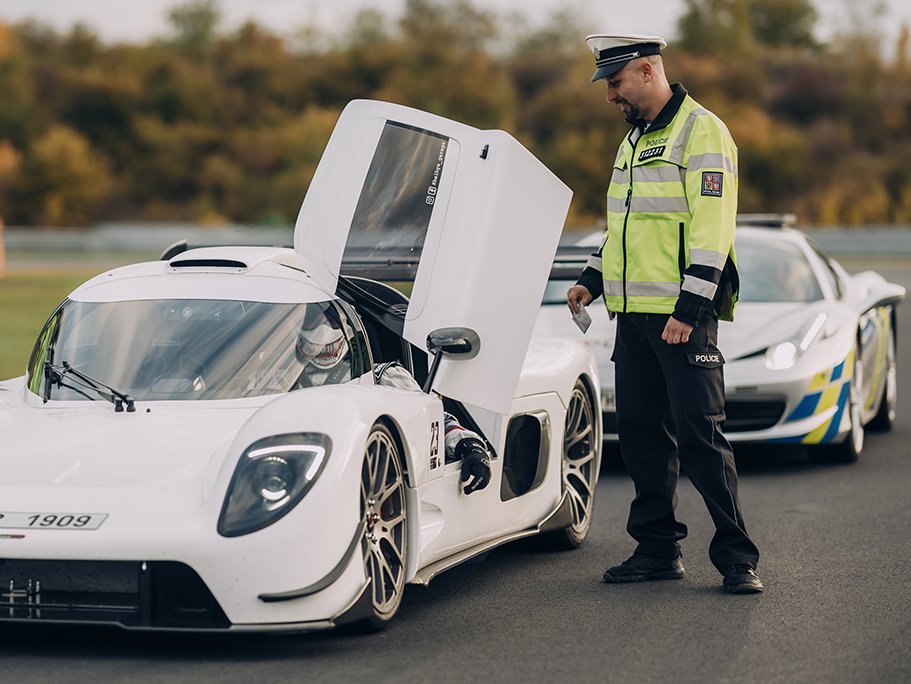 Ultima Sports Ltd tweet media