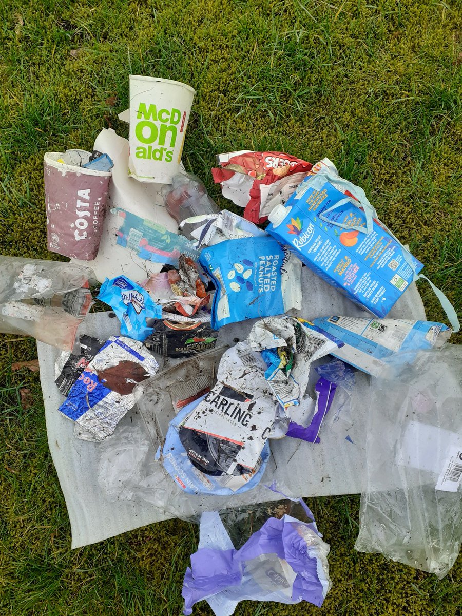 Ended up litter picking  on my walk this morning the full set @CostaCoffee and @McDonaldsUK mugs #litter  #peakdistrict #Derbyshire
