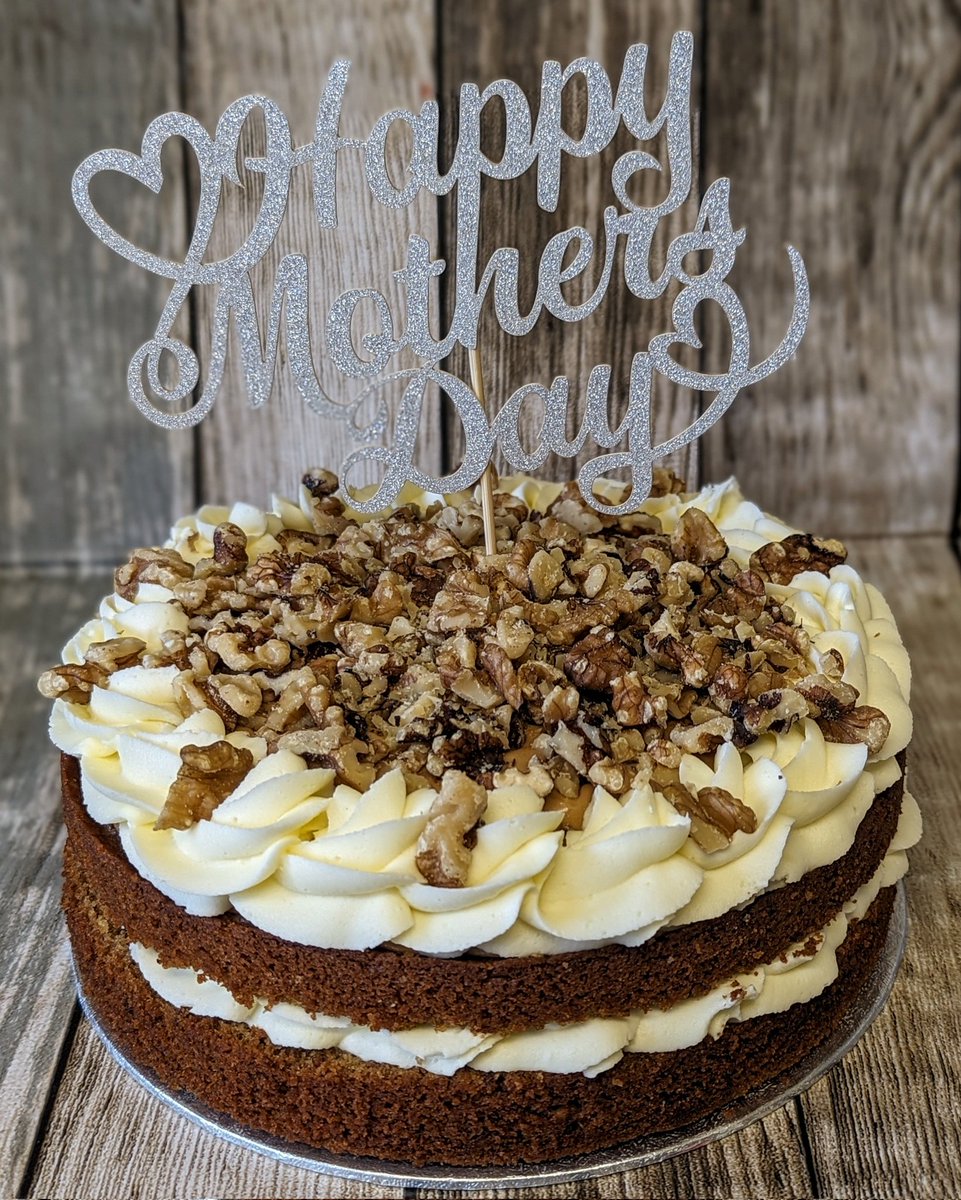 I Had to make the MIL cake today as im working the weekend, I have an allergic reaction to coffee, but you have to keep the MIL happy lol coffee and walnut with vanilla buttercream #twitterbakealong @thebakingnanna1 @Rob_C_Allen @marybethxx6 @SugarandCrumbs #cake #coffee #walnut