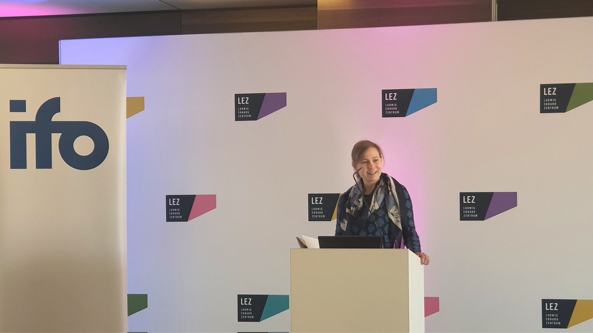 ifo_Institut's tweet image. The director of the Ludwig Erhard ifo Research Center in #Fuerth @SarahNecker (@FAUWiSo) welcomes all participants to the 2nd Conference on #InstitutionalEconomics. We look forward to presentations of exciting research papers and insightful discussions over the next 2 days.