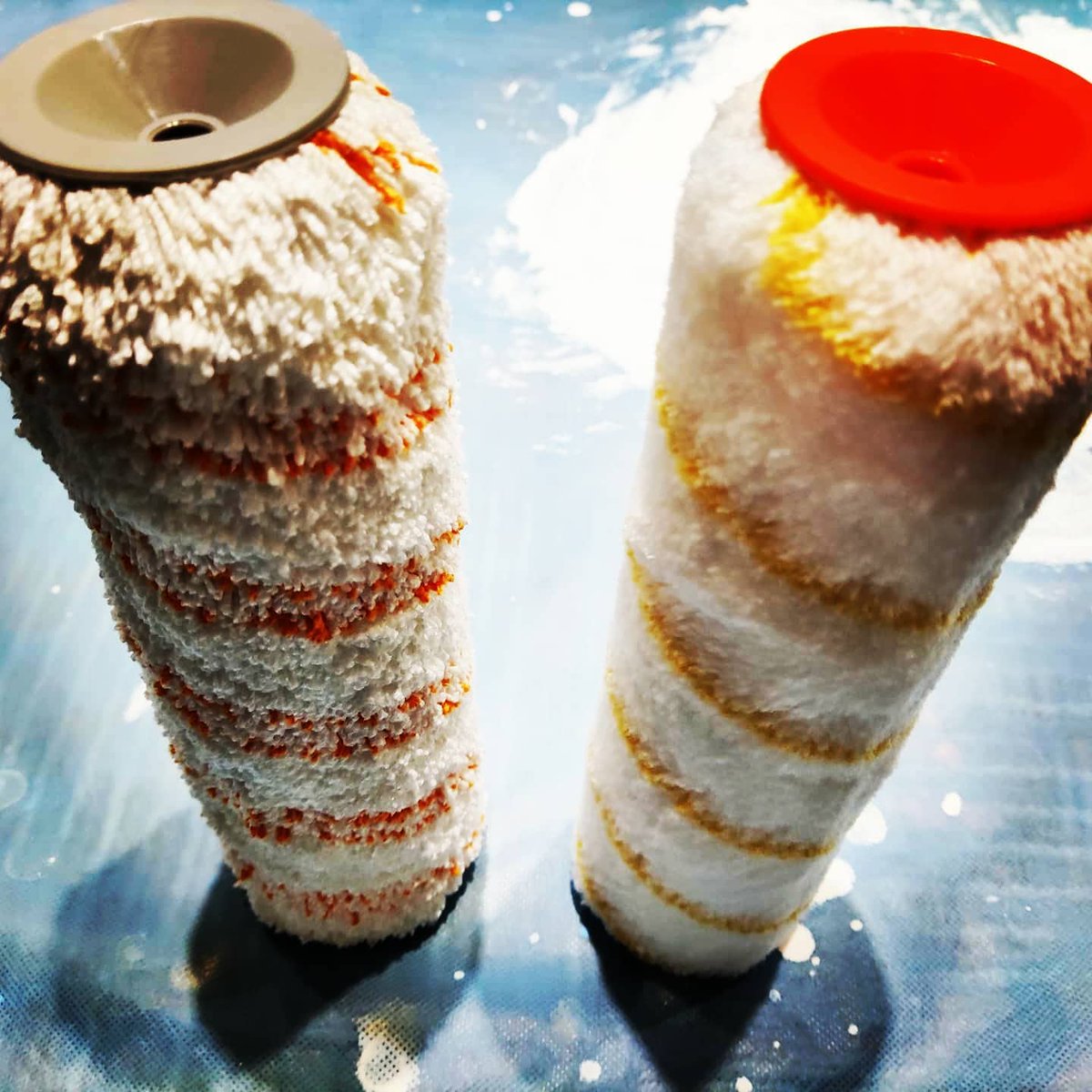 Rollingdogtool's tweet image. ROLLINGDOG Micro-Max high density microfiber coverage on one load compared to an acrylic roller. Much more paint pickup with a slower, smoother release.
#microfiber #paintroller #diyprojects
