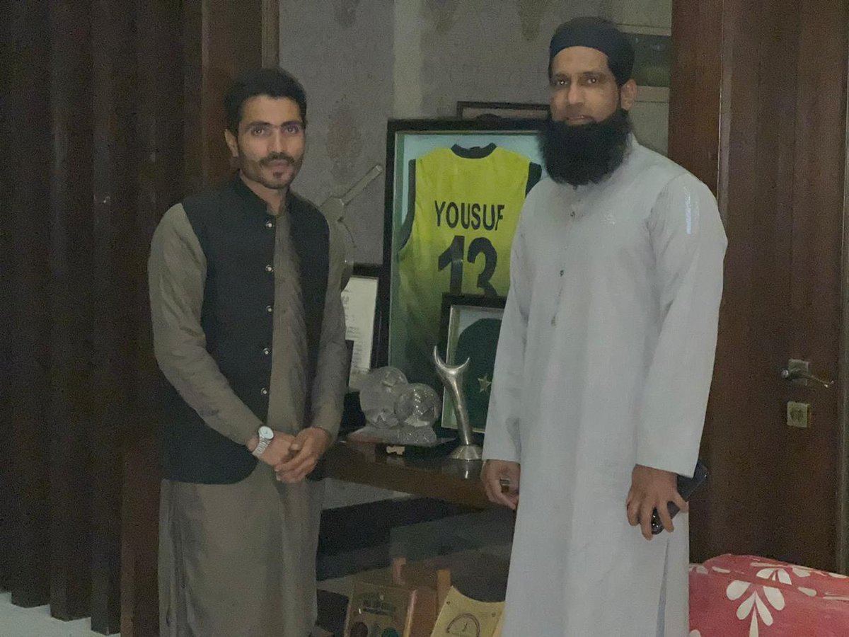 637Arif's tweet photo. Thrilled to have Muhammad Yousuf, Former Pakistani Cricket Team Captain, on board as our Brand Ambassador, highly recommending Ora Green Water!

Experience the freshness and vitality championed by a cricket legend. Elevate your skincare routine with Ora Green Water. 🏏💧🌿

Order https://t.co/LepcrEVoaX