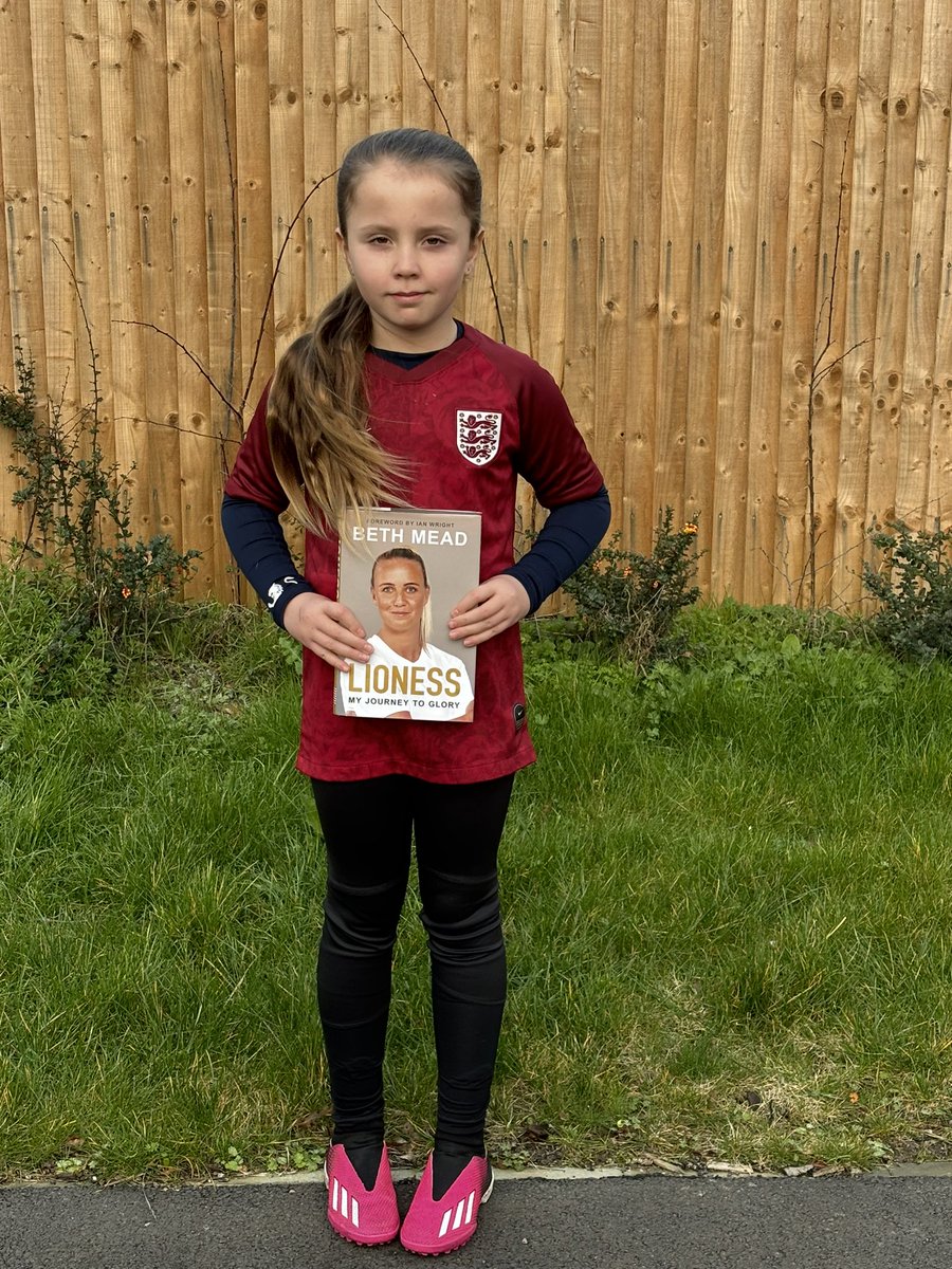 kelliwynn's tweet photo. When you’re 8 and it’s no longer cool to go as princesses and Disney …… @bmeado9 @Lionesses #Worldbookday https://t.co/W3QlYvGbt2