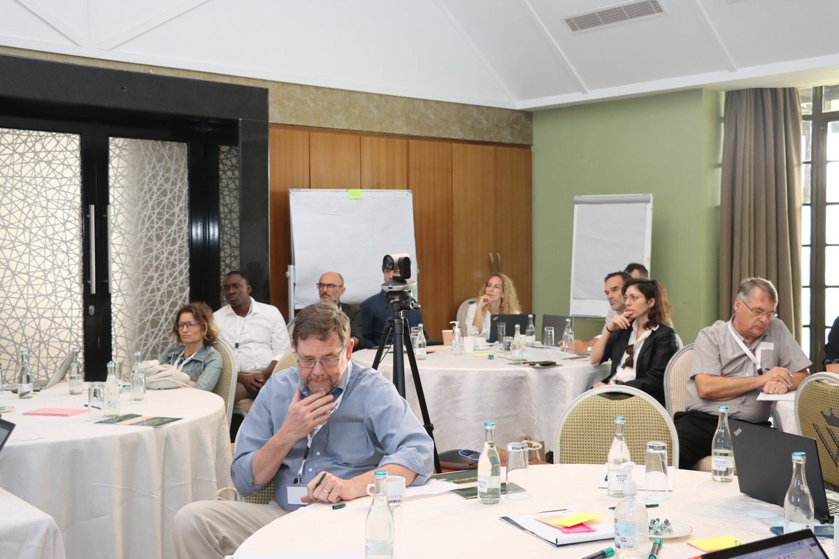 BiovIntCIAT_eng's tweet photo. 🌟 Happening Now 🌟 As we dive into insightful sessions on market systems, indigenous data governance, supply chain policies, rural partnerships, and digital inclusion in agriculture. 🌾🌍💻🤝
#AllianceScienceWeek #ThinkGlobalActLocal https://t.co/plkE1aJEzS