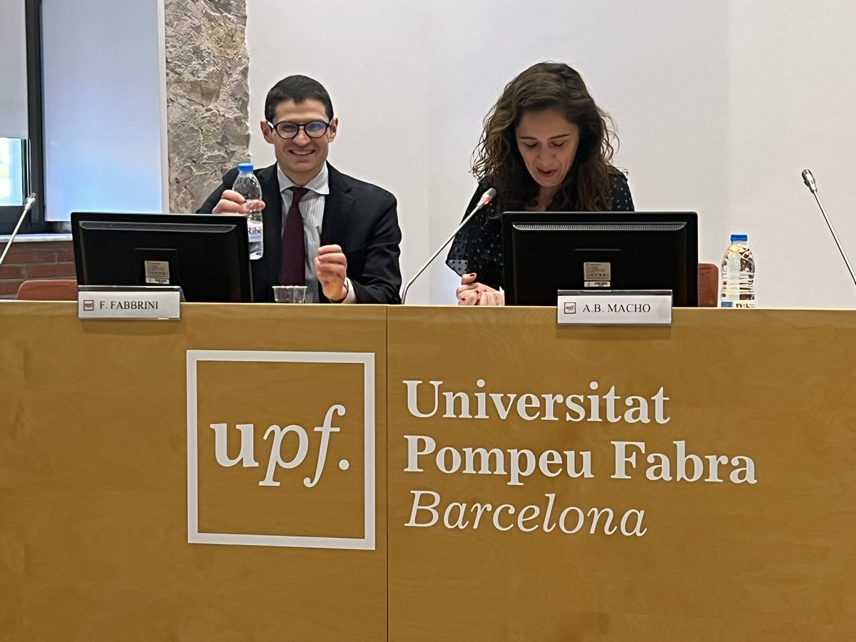 Un honor recibir en @DretUPF al Prof. Federico Fabbrini.

Nos ha presentado las conclusiones de su última monografía: “EU Fiscal Capacity: legal integration after Covid-19 and the war in Ukraine”, con una visión esperanzadora sobre Europa.👇