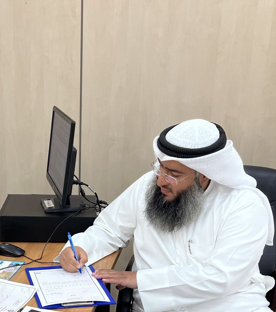 كنا ولازلنا على العهد الذي قطعناه على أنفسنا بخدمة أبناءالوطن والذود عن مصالحه والحفاظ على هويته ومقدراته،وإيمانًا بأن #الإصلاح_إرادة_وقرار  تقدمت بأوراق ترشحي لخوض #انتخابات_2024 عن #الدائرة_الثالثة مستعينا بالله ثم بأبناءدائرتي الكرام لاستكمال مسيرةالإصلاح والبناء 
والله الموفق