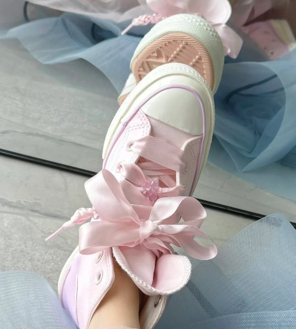 febbypop's tweet photo. this shoes is a need 🎀 https://t.co/iHGSYTliHz