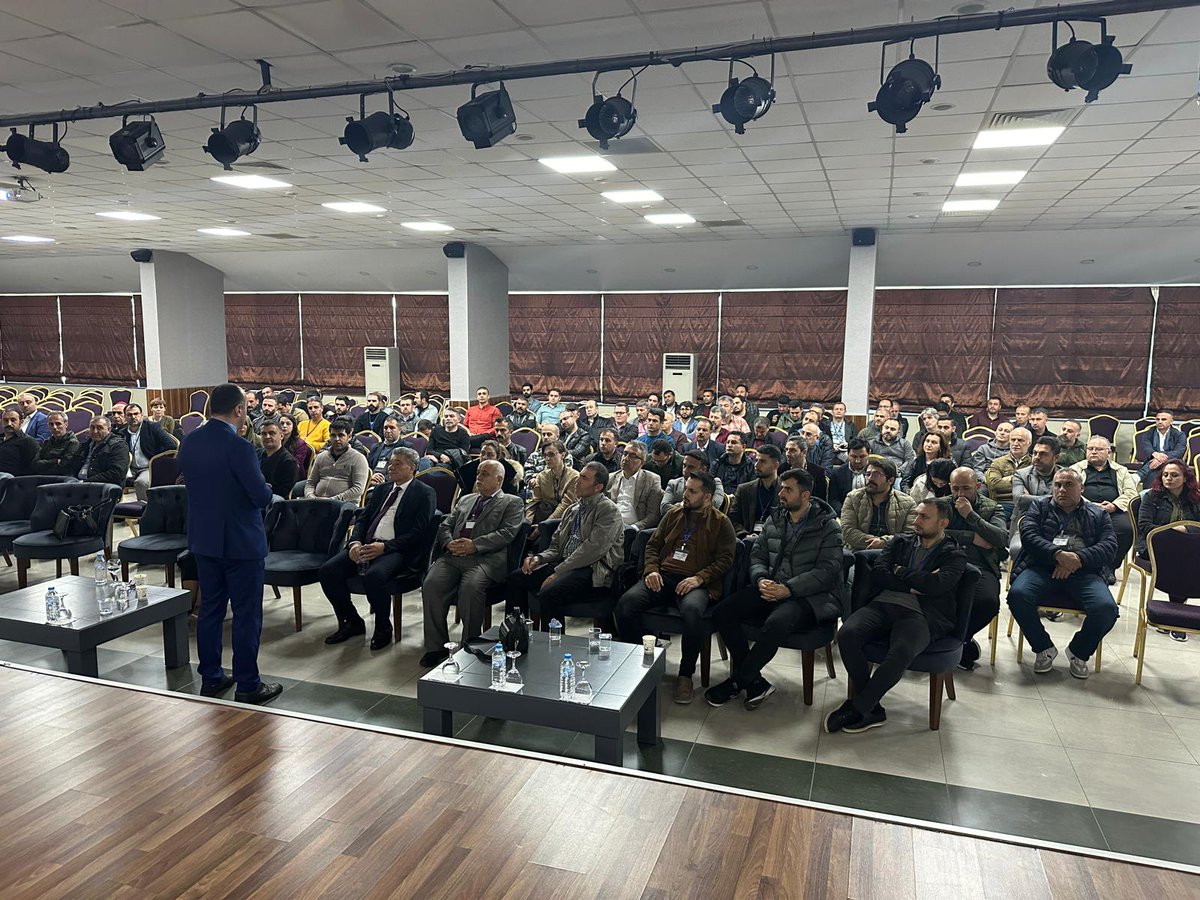 YBO Müdürlerimize yönelik 2 grup halinde planlanan "Pansiyon Yönetiminde Yeni Yaklaşımlar Semineri"nin 1. bölümünü dün tamamlayarak arkadaşlarımızı yolcu ettik. 3 gün sürecek 2. grup seminerimiz de Daire Başkanımızın açılış konuşmasıyla bugün başladı. Hayırlı olması dileğiyle...