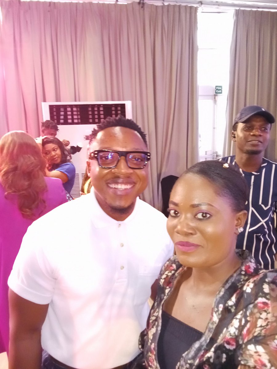 mandybe55's tweet photo. It was a huge pleasure meeting our favourite uncle Nkechi/Emeka water therapist @aproko_doctor for the first time yesterday at #PeriodSummit such a bag of knowledge.
Ps - The skin dey over skin and I must commend our iyawo @chef_amakaa
God bless @SFEG_NG for such an initiative. https://t.co/jtk9qbQUrQ
