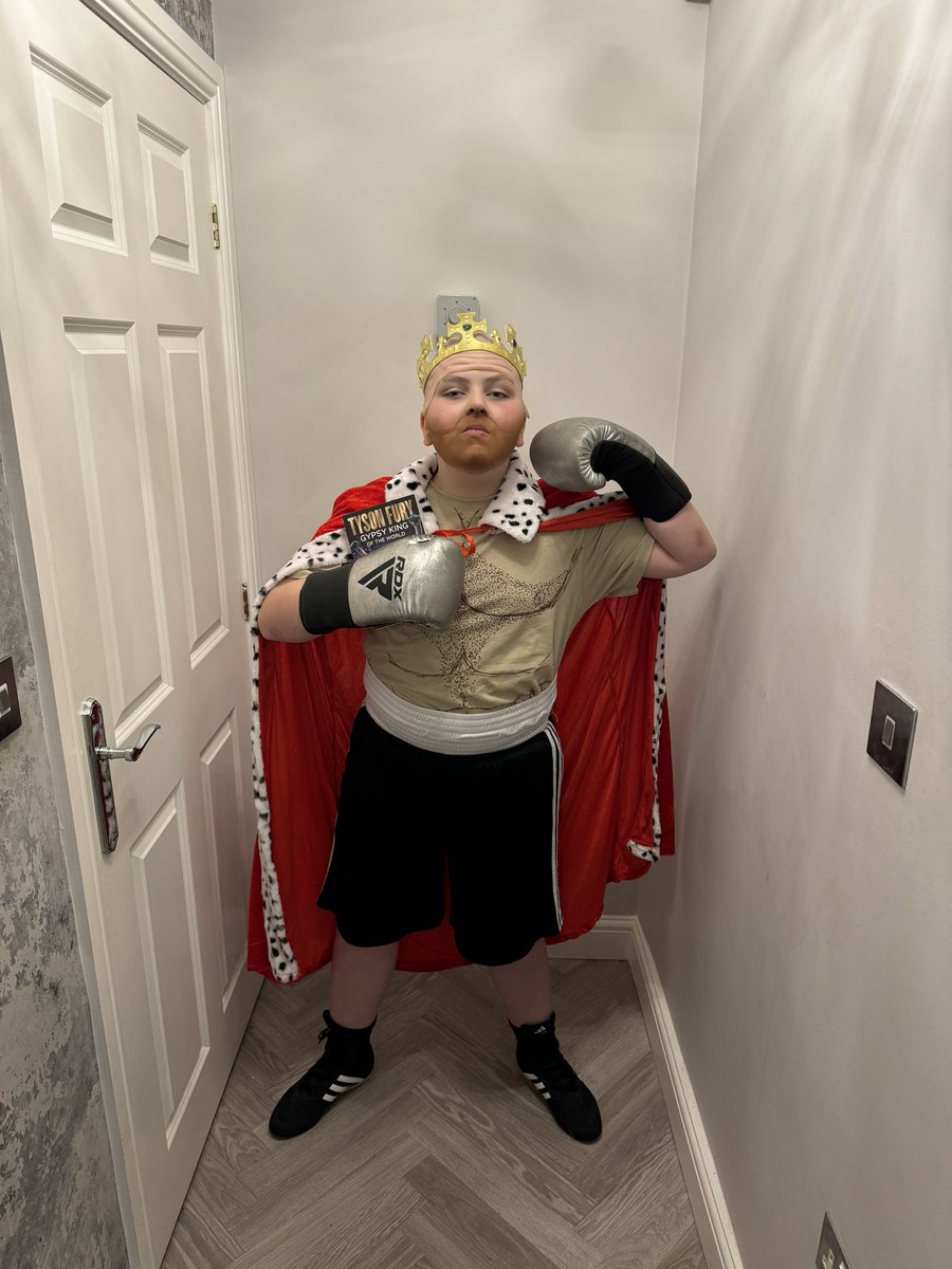 #TysonFury #gypsyking @BrunswickS13 @Tyson_Fury World Book Day! 
“I fight any man” ❤️