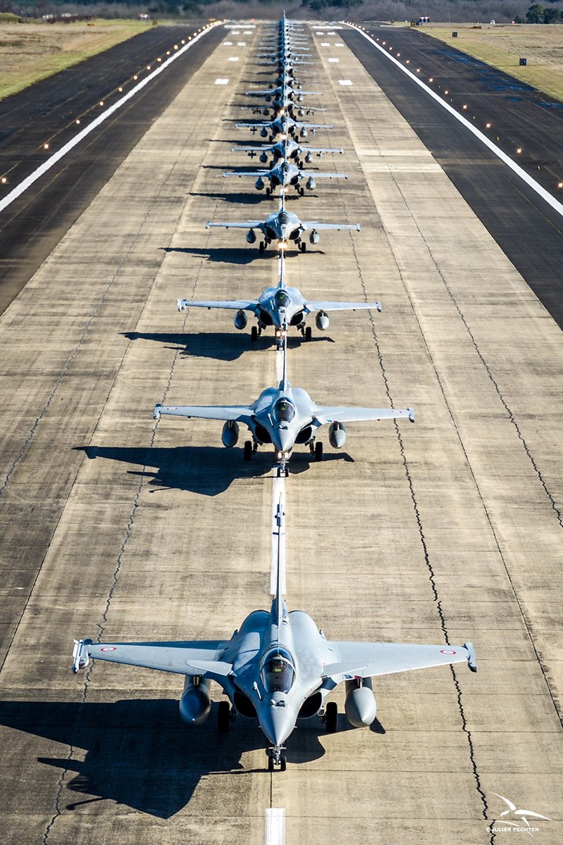 EscadronsChasse's tweet photo. Elephant Walk de l'exercice SAPHIR organisé par la #30EC.
Supervisé par la Brigade aérienne de l’aviation de chasse (BAAC), il visait à mobiliser l’ensemble des forces de soutien technique et logistique : les mécaniciens, les logisticiens et les industriels. https://t.co/cPpQ01RH04