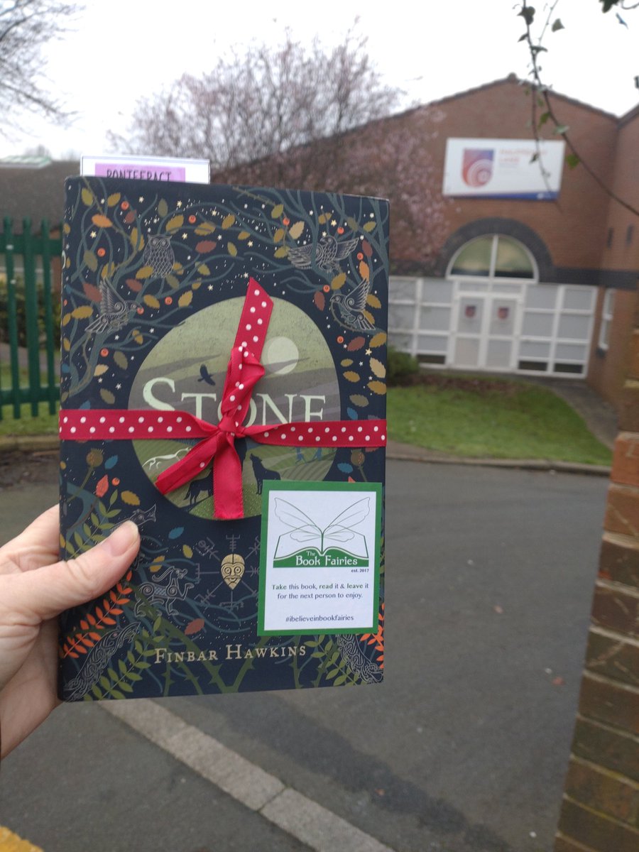 This book fairy is sharing a copy of Stone by Finbar Hawkins! Who will be lucky enough to spot this beautiful hardback on World Book Day outside @halfpennylane school

#ibelieveinbookfairies #BookFairyProofs #HeadofZeusBookFairies #Stone #FinbarHawkins  #BookFairies #WorldBookDay