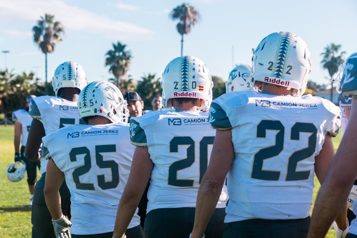 📰 "Los líderes de la Serie B un paso más cerca de los playoffs"

Las crónicas 👉🏼 adrisanhawks.com/lideres-serie-…

📝 <a href="/david_armero/">David Lewis #52</a> + <a href="/VCalle4/">Víctor Ca11e</a> + <a href="/adrisanhawks/">Adri SbF</a> 
📸 C2Creativos