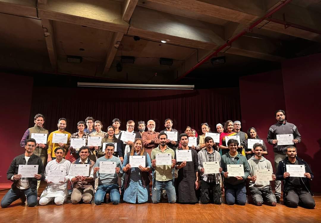 Felicitation Function of @AsmitaTheatre 's weekend Theatre workshop students. Workshop was conducted by me in association with triveni kala sangam. #Theatre #TriveniKalaSangam #AsmitaTheatre #ActingWorkshop #theatreworkshop #drama #Delhi