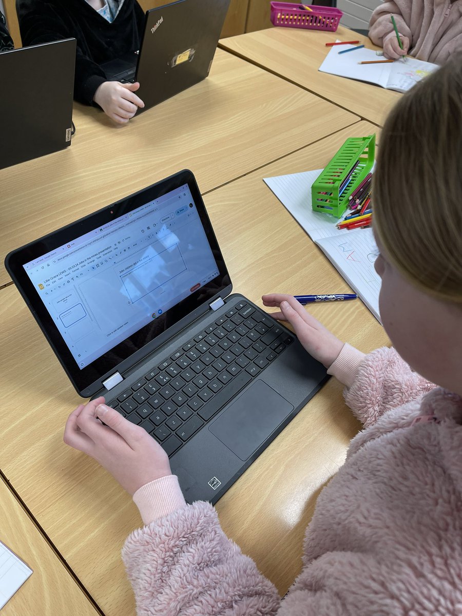 Dosbarth_Class9 tweet media