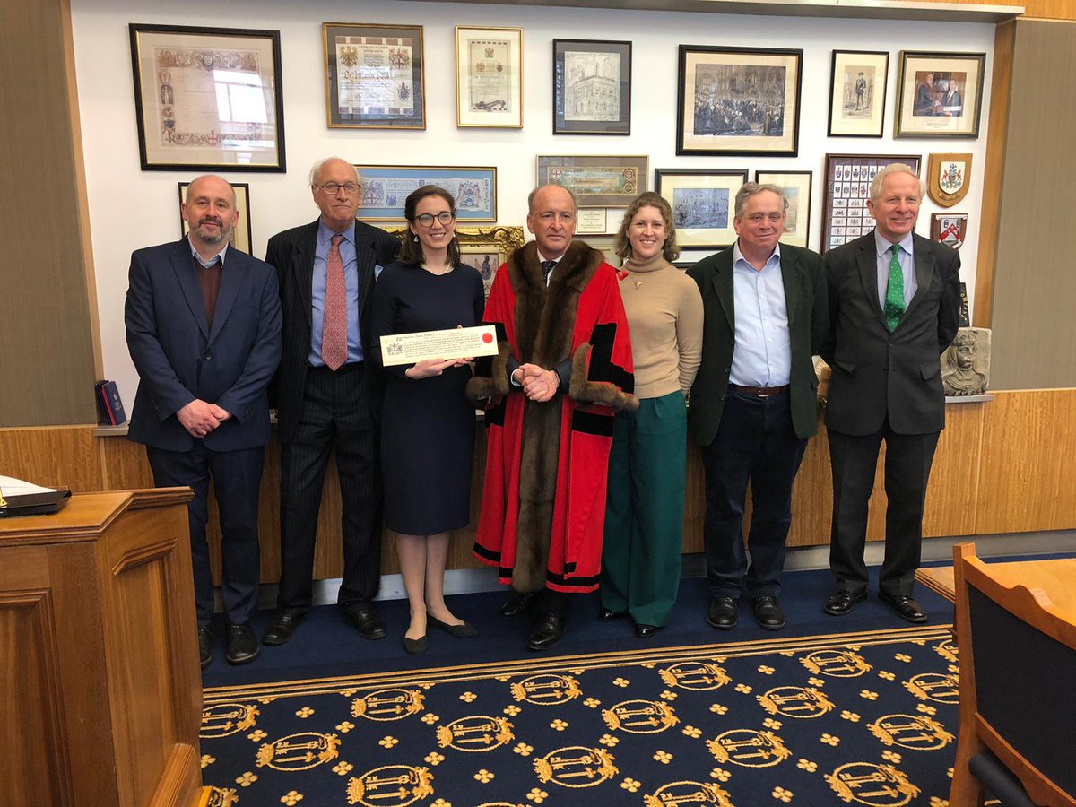 Many congrats to PhD student @AuroraPrehn @RHULGeography @KewScience on her admission as a Freeman of the City of London @GuildhallLondon, with fellow freemen, tea trade & academic supporters. 1st time the term #ethnobotanist on the certificate!